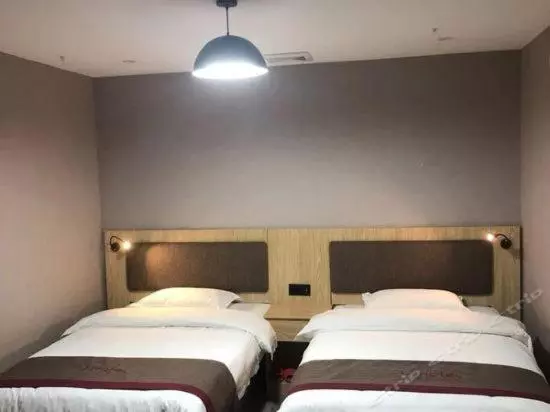 Thank Inn Chain Hotel Henan Zhengzhou Future Road Convention And Exhibition Center