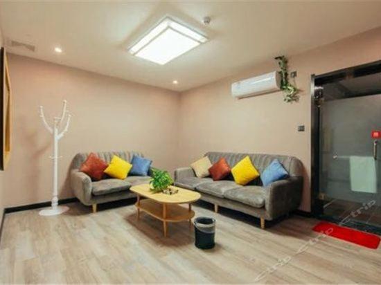 Thank Inn Chain Hotel Henan Zhengzhou Future Road Convention And Exhibition Center