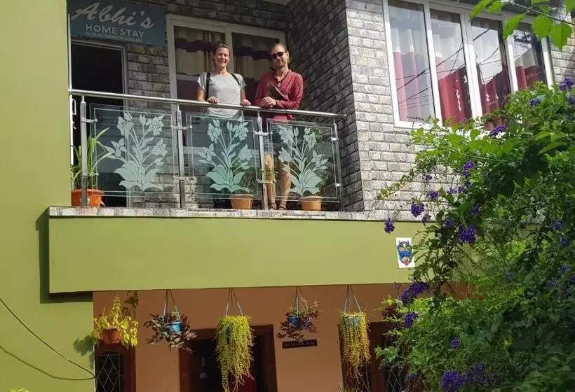 تختخواب و صبحانه Abhi's Homestay