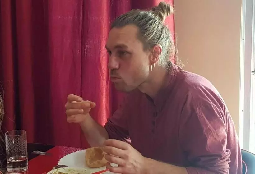 تختخواب و صبحانه Abhi's Homestay