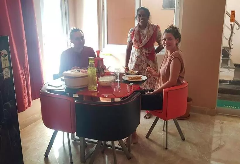 تختخواب و صبحانه Abhi's Homestay