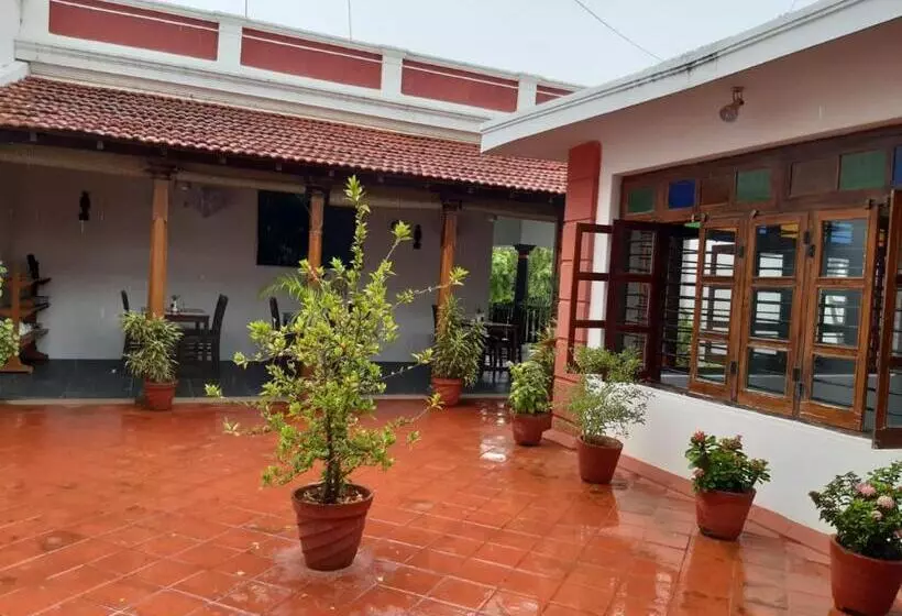 تختخواب و صبحانه Anantha Heritage