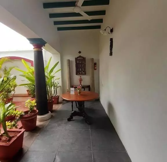 تختخواب و صبحانه Anantha Heritage