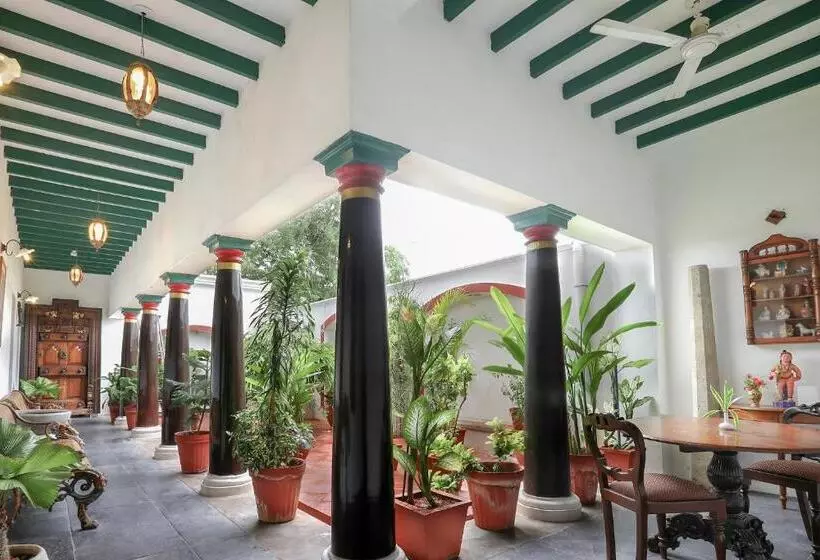 تختخواب و صبحانه Anantha Heritage