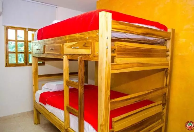 Hotelli Hostal Casa Roma