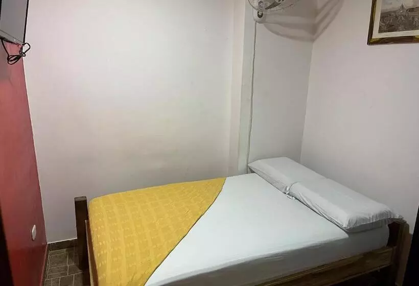Hotelli Hostal Casa Roma