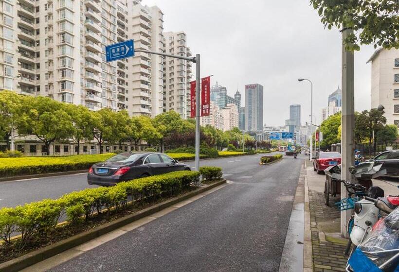 호텔 Inestin Shanghai Apt Lujiazui
