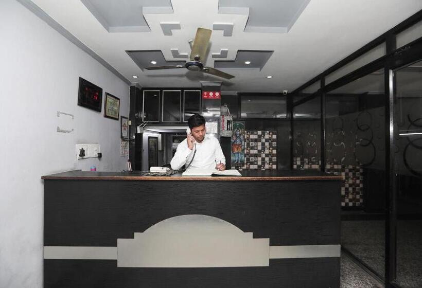 בית מלון כפרי Oyo 40851  Athithi