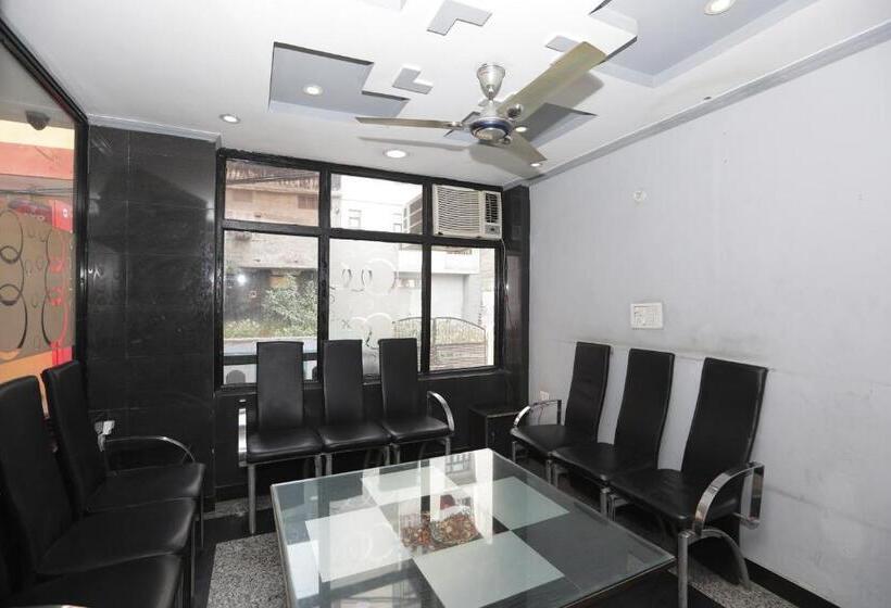 בית מלון כפרי Oyo 40851  Athithi