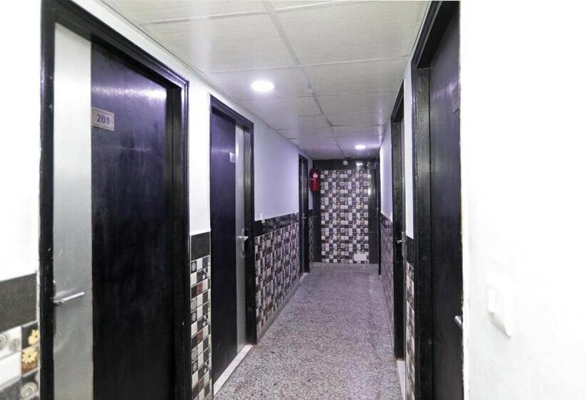 호텔 Oyo 40851  Athithi