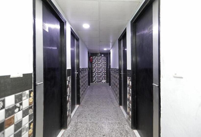 호텔 Oyo 40851  Athithi