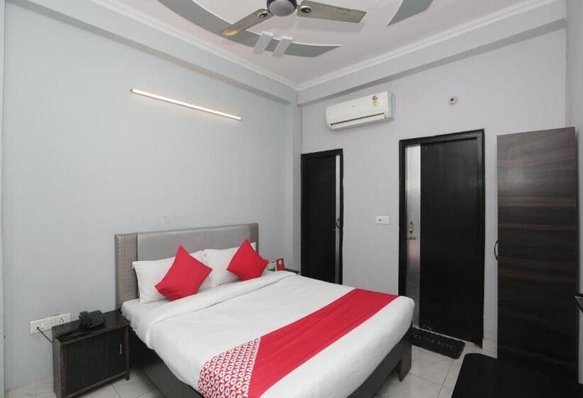 בית מלון כפרי Oyo 40851  Athithi