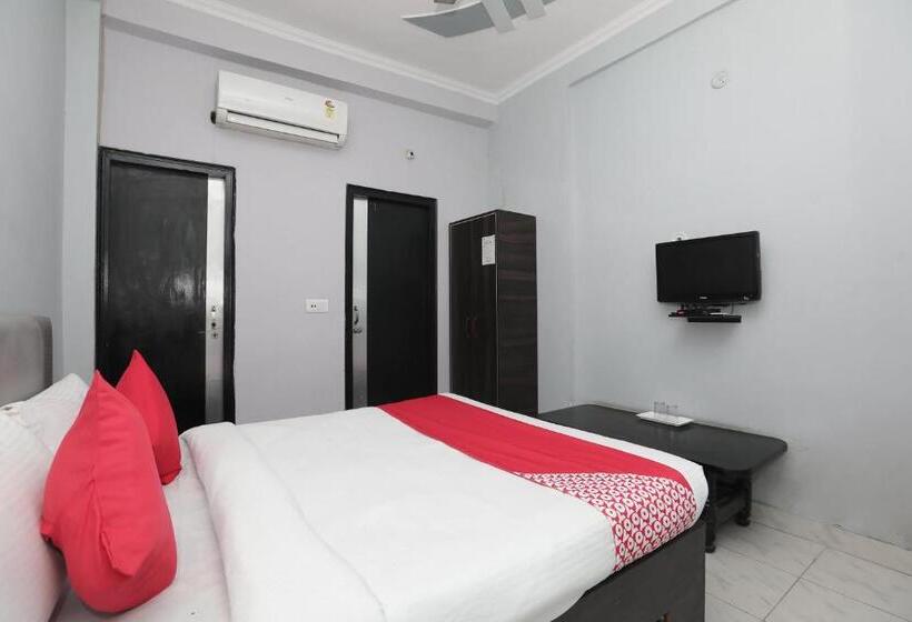 호텔 Oyo 40851  Athithi