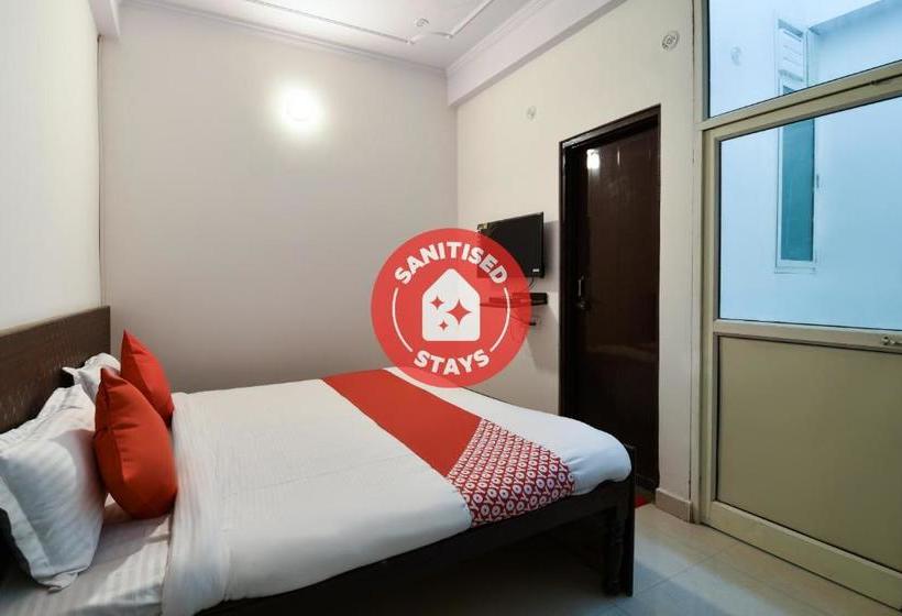 Hotel Oyo 45087 Sapphire Palace 2