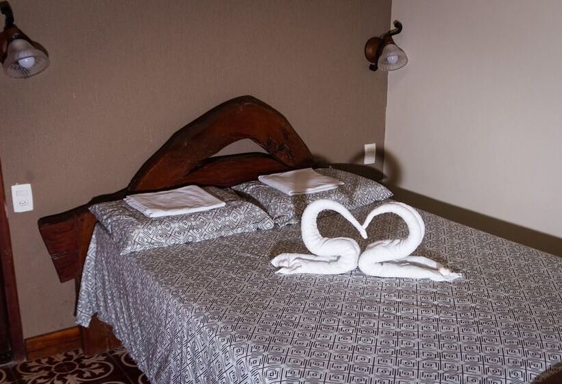 هتل Piratas Da Vila