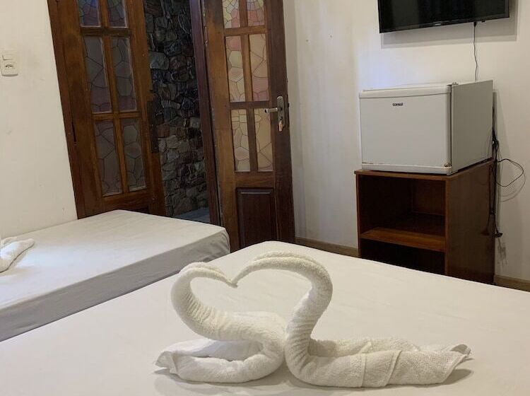 هتل Piratas Da Vila