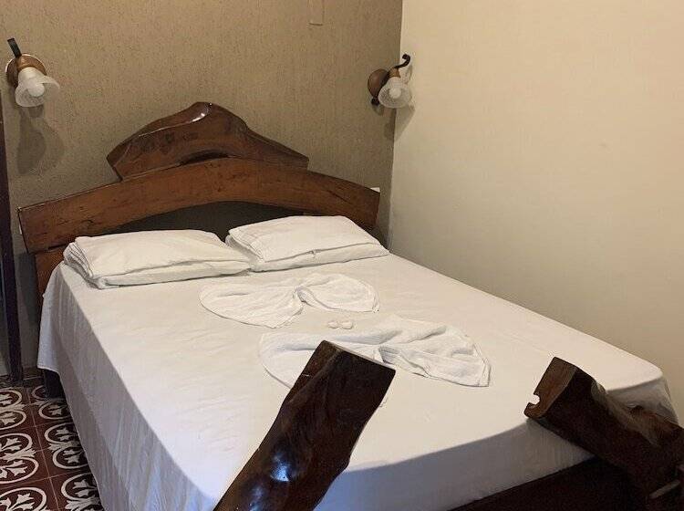 هتل Piratas Da Vila