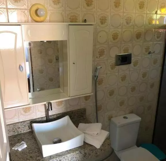 ペンション O Mar Hospedagem   Suítes Privadas