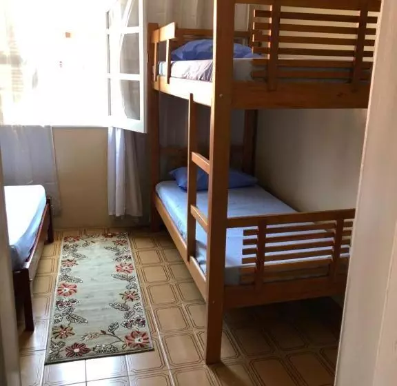 ペンション O Mar Hospedagem   Suítes Privadas