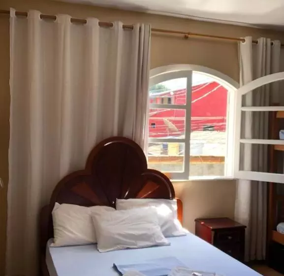 ペンション O Mar Hospedagem   Suítes Privadas