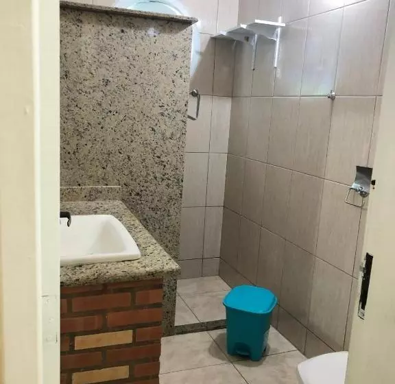 ペンション O Mar Hospedagem   Suítes Privadas