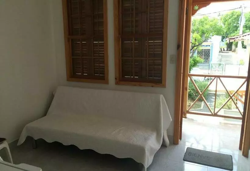 پانسیون Posada Nativa Miss Ethel