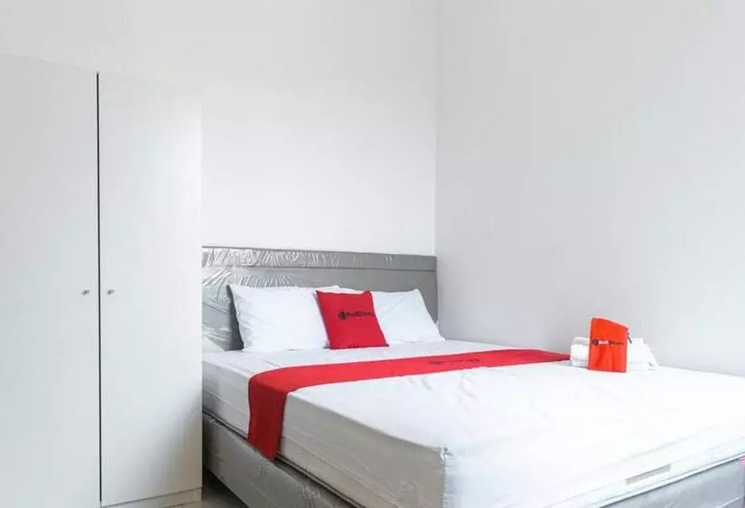 ペンション Reddoorz Plus @ Ecohome Citra Raya Tangerang