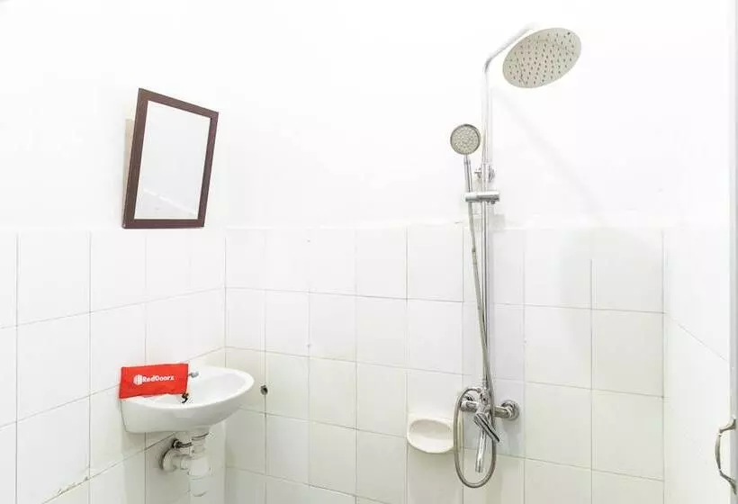 ペンション Reddoorz Plus Near Universitas Methodist Medan