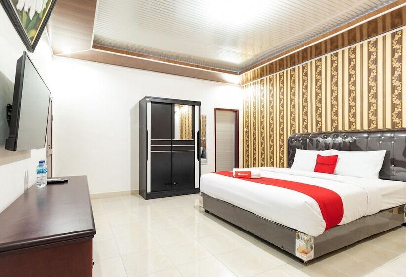 Panzió Reddoorz Plus Near Universitas Methodist Medan