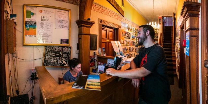 فندق صغير The Palace Backpackers