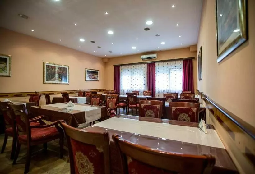 تختخواب و صبحانه Motel Aura