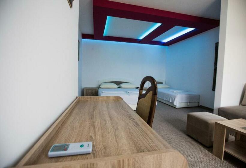 تختخواب و صبحانه Motel Aura