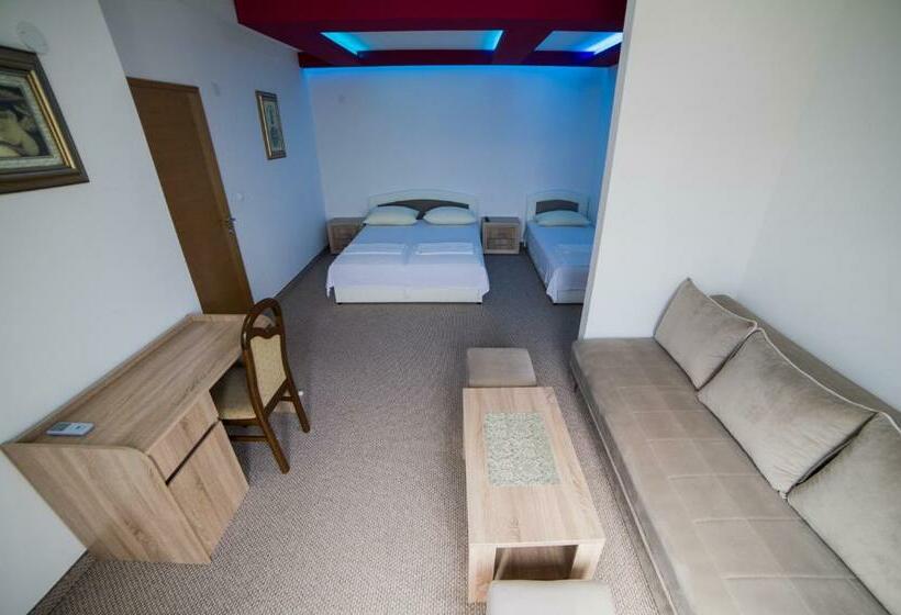 تختخواب و صبحانه Motel Aura