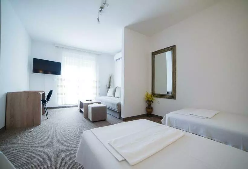 تختخواب و صبحانه Motel Aura