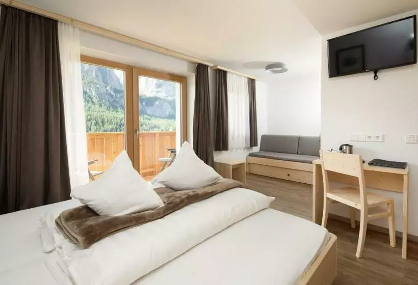 Hotelli Declara B&b And Apartaments