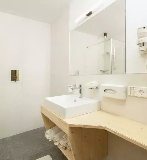 Hotelli Declara B&b And Apartaments