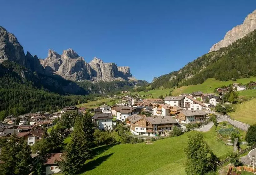 Hotelli Declara B&b And Apartaments