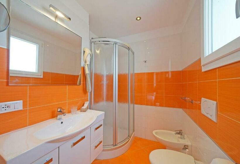 בית מלון כפרי Strand A Frontemare