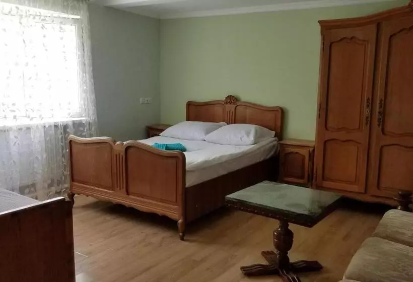 پانسیون Guest House Green Rose