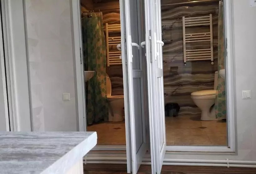 پانسیون Guest House Green Rose