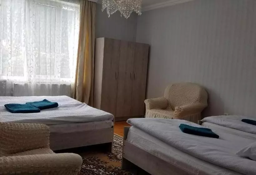 پانسیون Guest House Green Rose