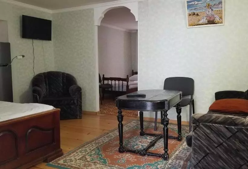 پانسیون Guest House Green Rose