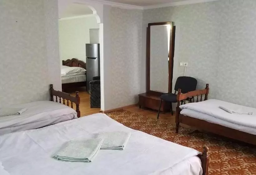 پانسیون Guest House Green Rose