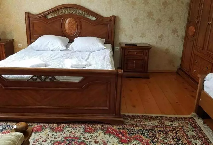 پانسیون Guest House Green Rose