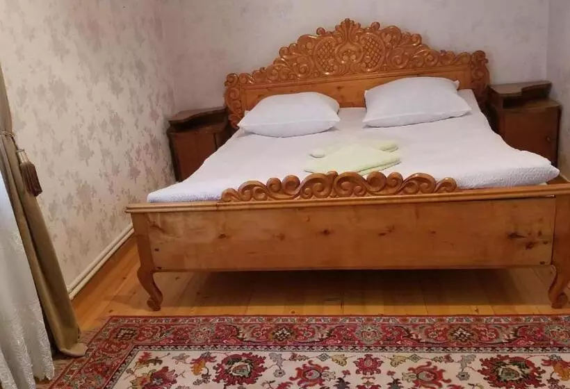 پانسیون Guest House Green Rose