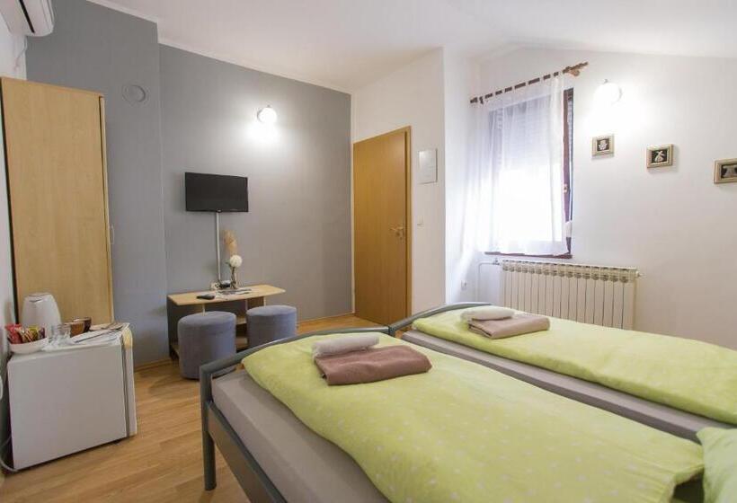 پانسیون Guest House Stari