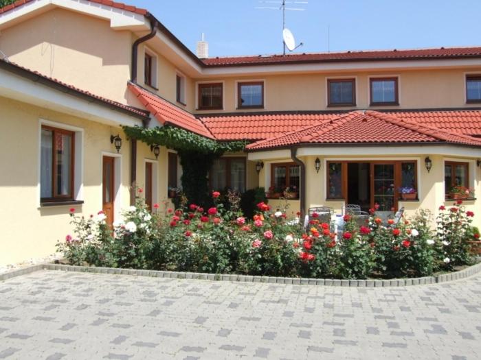 펜션 Penzion 77 Garni