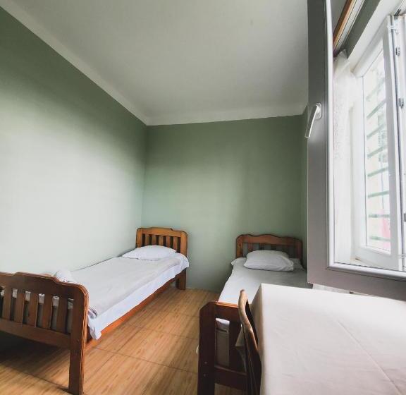 پانسیون Ureki House