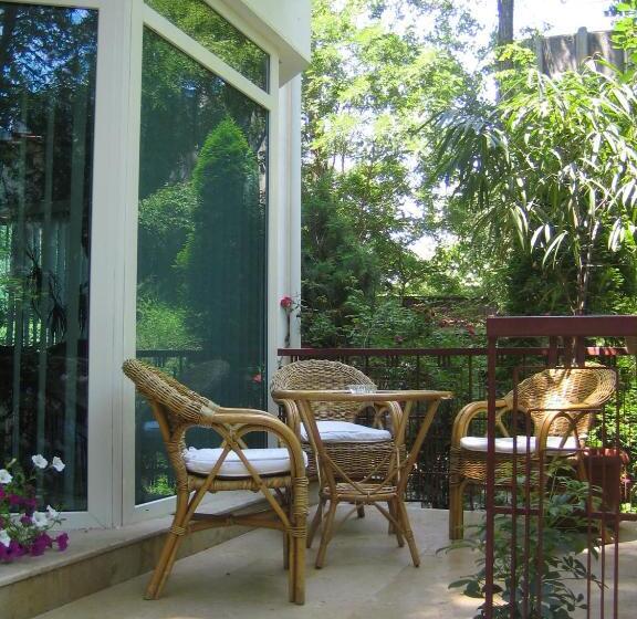 פנסיון Vila Elena