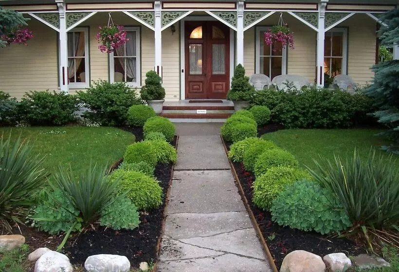 Arbor View House Bed And Breakfast